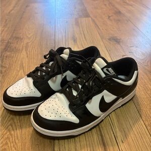 Women’s Nike Dunks Panda